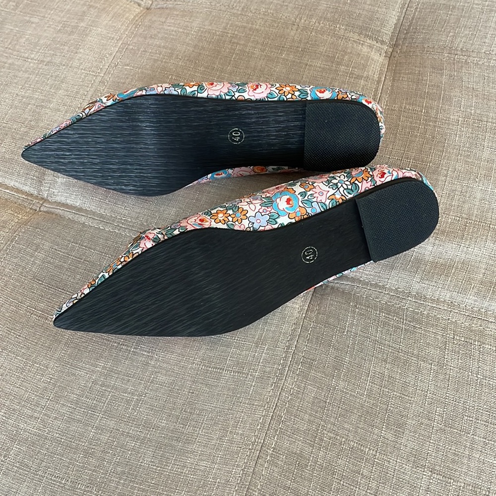 NWT Pointed Toe Chain Spring Flats Size 7.5 - Picture 5 of 9